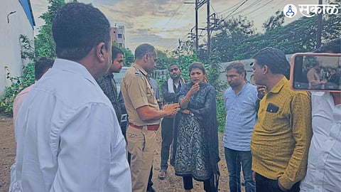Chikhli MLA shweta Mahale security guard shot and end his life Buldhana crime