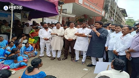 MNS vs Shivsena: ठाण्यात आमना सामना तर कल्याणमध्ये एकत्र,चर्चांना एकच उधाण