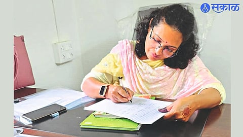 Suvarna Hirabai Poptrao Salary