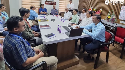 During the meeting held on Tuesday in the Zilla Parishad, Deputy Secretary of Rural Development Department Rajesh Bhoir, Under Secretary No. that Kudal, Officer-in-Charge Chief Executive Officer Arjun Gunde, Mahesh Bachchav, Ravindra Pardeshi, Pradeep Chaudhary along with the officers.
