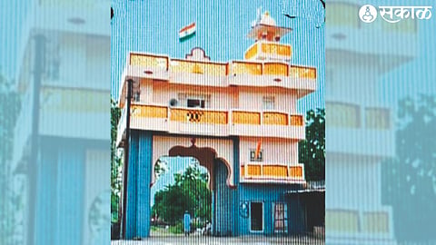 A historical gate that commemorates the freedom fighters