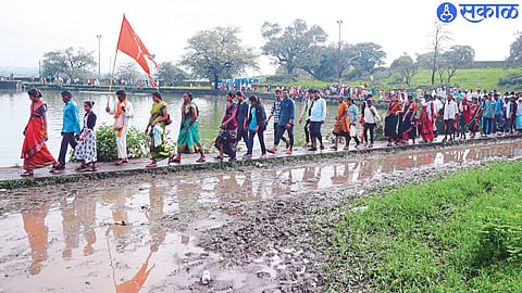 Devotees going for a round trip to Prayagatirth to Trimbakeshwar Brahmagiri.