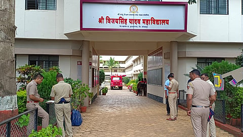 Peth Vadgaon School