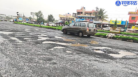At various places on the Mumbai-Agra highway, such a rangoli of potholes has been decorated, and the motorists while making their way through it.