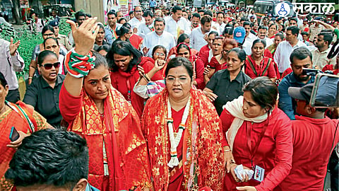 congress leaders in protest for justice to women crime congress launched to about mahalaxmi scheme