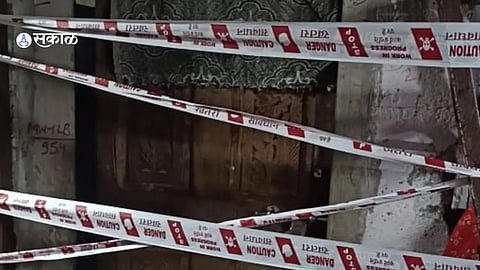 Mumbai Accident  one and a half year old girl child died and mother injured due to slab collapse in chembur