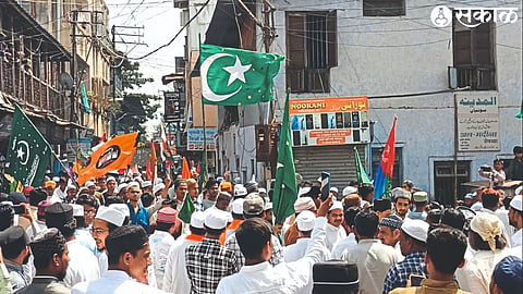 Eid-e-Miladunnabi procession taken out at Malegaon.