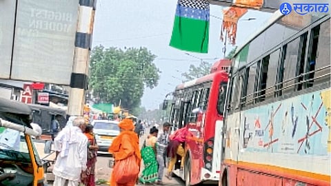 Khaparkheda bus stop 