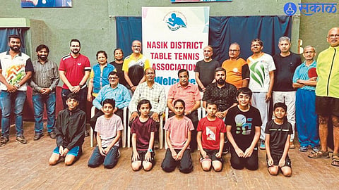 Narendra Chhajed, Shekhar Bhandari, Milind Kachole, Abhishek Chhajed, Jai Modak, Suhas Agharkar, Purushottam Aher, Dhananjay Barve etc along with the winning players.