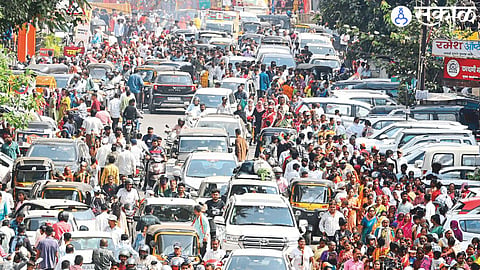 As it was the last day for filing nominations, there was a huge crowd outside the Collectorate office, resulting in traffic jams.