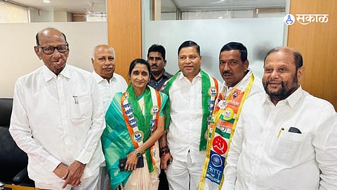 Sharad Pawar: शरद पवारांना नोटीस पाठवणाऱ्या चिल्लर आमदाराला जनताच जागा दाखवेल; बापूसाहेब पठारेंचा हल्लाबोल 