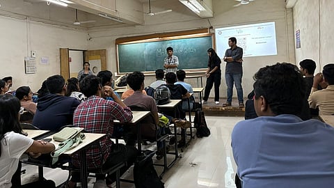 विश्वकर्मा इन्स्टिट्यूट ऑफ टेक्नॉलॉजी विद्यार्थी 