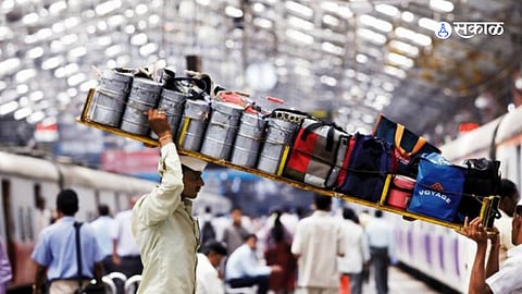 Mumbai: मुंबईचा डबेवाला आर्थिक संकटात, हवे महामंडळ 
