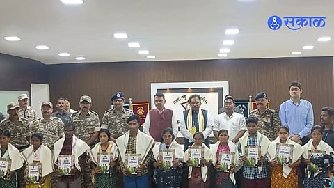Gadchiroli Naxalites Surrender