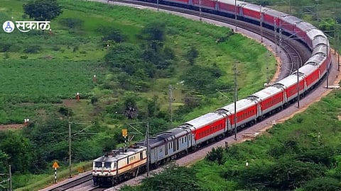 Kokan Railway: ओव्हरहेड वायर तुटल्‍याने कोकण रेल्‍वे विस्कळीत