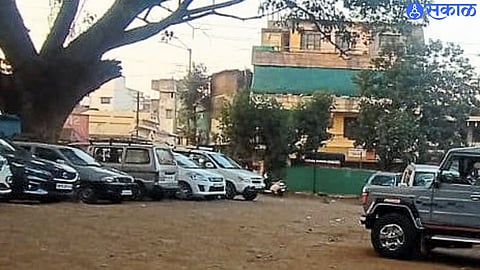 Kolhapur The city was bustling with tourists parking full holiday planning