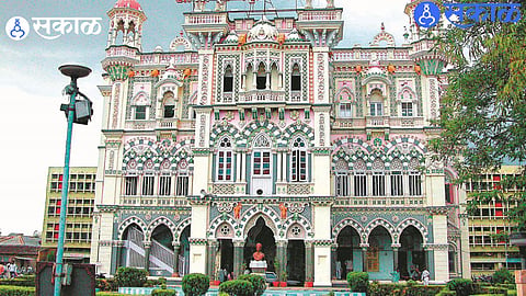 Solapur's water supply system incurs a daily electricity bill of 14 lakhs, leading to an annual cost of 51 crores."
