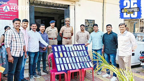 Shahupuri Police return 42 stolen mobile phones and receive praise for their effective crime detection efforts."