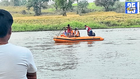 The body of a youth was recovered from the Warna River after a detailed search operation by the Disaster Management Department.