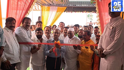 "Laxman Dhoble encourages public participation through protests and petitions to resolve important issues in Maharashtra.