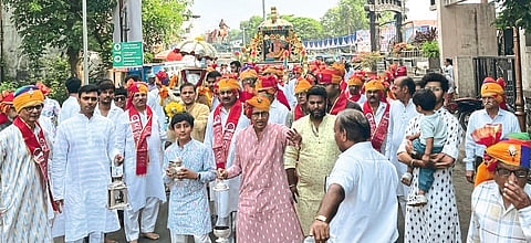 मिरवणूक, भंडारा, नवकार मंत्राचे पठण