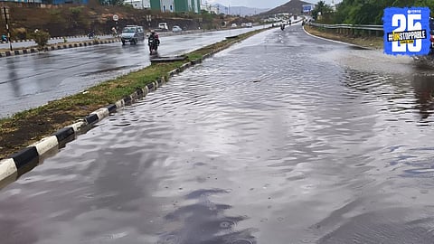 Heavy unseasonal rain lashes Kesurdi and Shirwal; streets flooded and daily life disrupted.