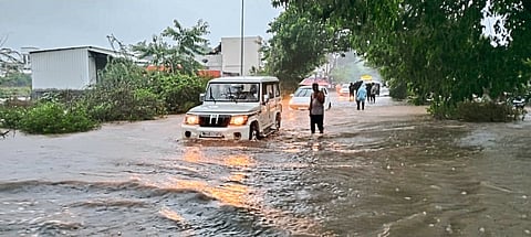 लिमटेकमध्ये कालव्यावाला भगदाड