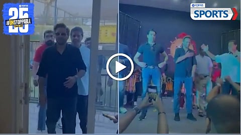 Shahid Afridi Welcomed by Kerala Group in Dubai