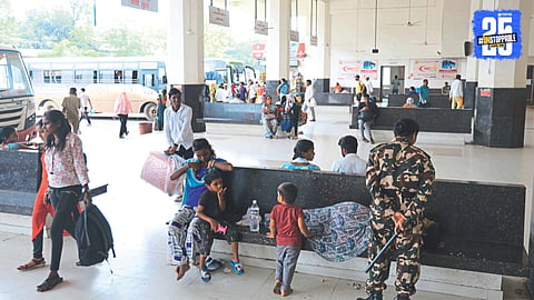 MeLa Bus Stand
