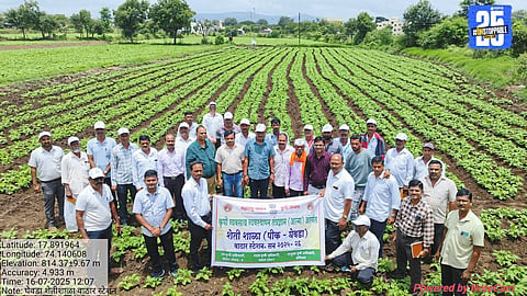 Farmers at Wathar Station attend a live demo on green gram cultivation as part of an Agriculture Department initiative under the sheti shala program.