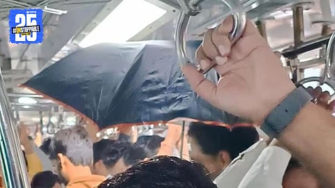 Mumbai Local Viral Photo