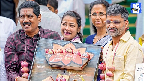mahavikas aghadi mp bajrang sonawane, praniti shinde, supriya sule and nilesh lanke
