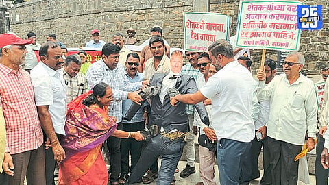 Protesters in Kolhapur burn Donald Trump effigy as police intervene during heated demonstration.