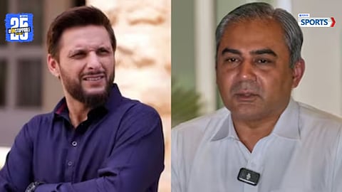 SHAHID AFRIDI TELLS MOHSIN NAQVI TO CHOOSE BETWEEN PCB AND MINISTRY