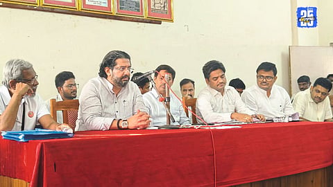 Minister Shivendraraje Bhosale addressing a meeting in Medha; assures full support to Bondarwadi project-affected families.