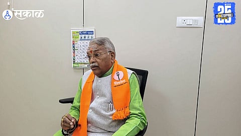Chandrakant Khaire makes shocking revelations at Sakal office — claims Pawar will soon leave Congress to join Thackeray camp.