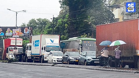 Traffic Chaos on Chikhali-Akurdi and Dehu-Alandi Roads 
