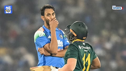 KL Rahul seen scolding Prasidh Krishna during the 2nd ODI in Raipur