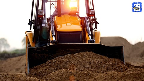 Illegal Sand Mining Truck Escapes Despite Seizure Action in Sawangi