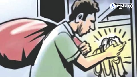 Transit Crime: Gold and Diamond Jewelry Worth ₹15 Lakhs Stolen from Passenger Bag