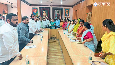 Rajesh Latkar as Opposition Leader.