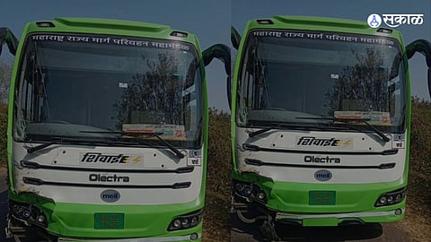 5 Dead After ST Bus Collides With Auto in Warud
