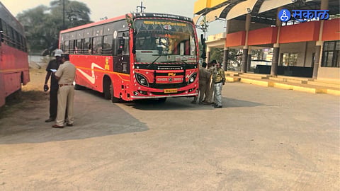 Ozar Bus Stand 