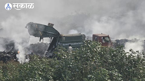 loni kalbhor mula mutha Riverbed Garbage Fire