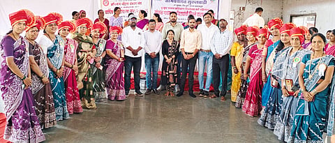 अभिमान प्रभाग संघाच्या महिलांची 
सुकलवाडीत वार्षिक सर्वसाधारण सभा
