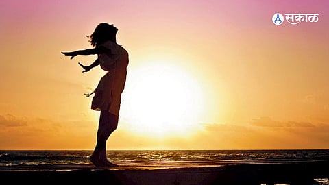 "मी कमावती आहे, पण स्वतंत्र आहे का?" अ‍ॅड. अभिधा निफाडे यांनी उलगडला स्त्री स्वातंत्र्याचा 'मर्यादित' अर्थ.