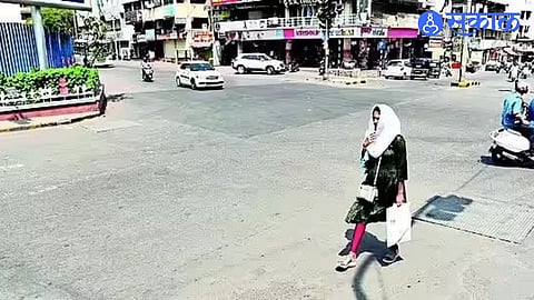 akola city road empty by summer heatwave