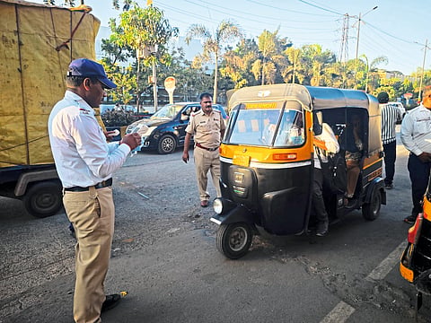 ओव्हरलोड वाहनांवर शिकंजा