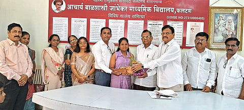 आसू : भारती विद्यापीठ इंग्रजी परीक्षेत फलटणच्या  ‘श्रीराम विद्याभवन’ची अनया पवार राज्यात प्रथम