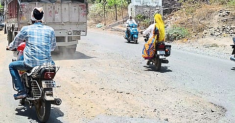 नांदगाव रस्त्याची दुरवस्था